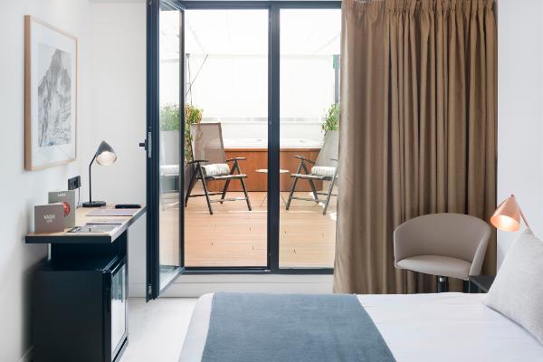 NAKAR Hotel - Room Deluxe (4).jpg